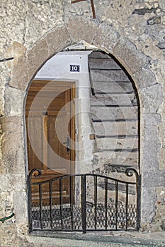 Door in Saorge photo