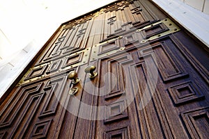 door wood textured architecture detail metal knob close-up Sankt-Petersburg