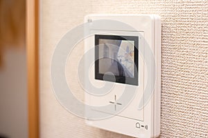 Doorbell camera screen monitor system