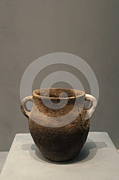 double-eared earthenware jar warring states period