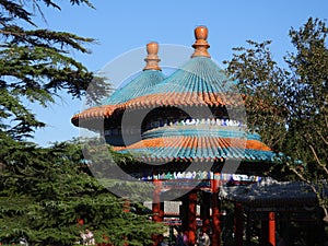 Double-ring-shaped longevity pavilion