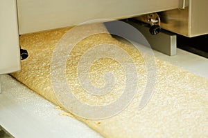 Dough sheeter machine
