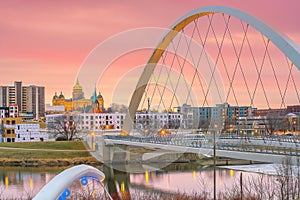 Downtown Des Moines city skyline cityscape of Iowa and public park in USA