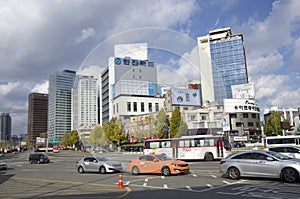 Downtown seoul traffics office buildings