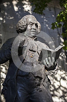 Dr Samuel Johnson Statue in London