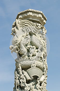 Dragon craving pillar