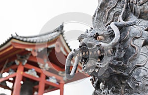 Dragon statue in front of the kiyomizu-dera temple gate, Kyoto, Japan