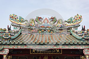 Dragons at the rooftop of chinese temple