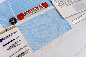 Draughtsmanship equipment for drawing on millimeter paper with laptop