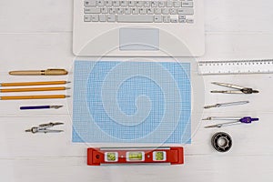 Draughtsmanship equipment for drawing on millimeter paper with laptop