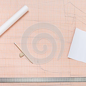 Drawing tools to make of pattern on graph paper