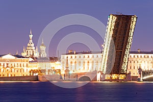 Drawn drawn Troitsky Bridge in St. Petersburg