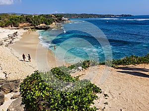 Dream beach - one of the most beautiful and photogenic beach on the Island of Nusa Lembongan in Bali, Indonesia. Deep blue waves