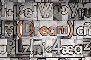 Dream with movable type printing