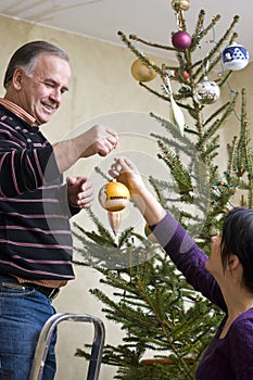 Dressing Christmas tree