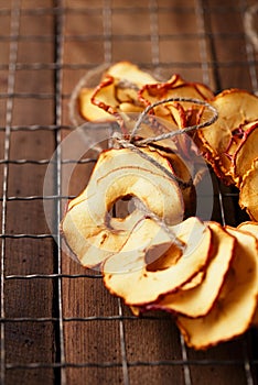 Dried apple slices