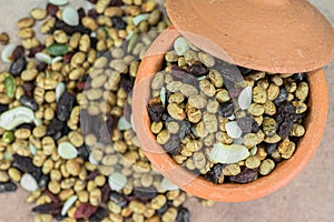 Dried cereal seeds and fruits