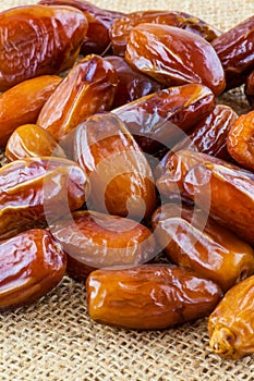 Dried dates
