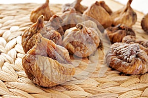 Dried figs