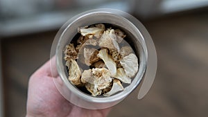 Dried fruiting bodies of Hericium erinaceus