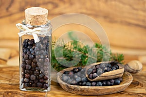 dried juniper berries