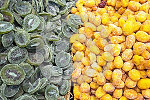 Dried kiwis and kumquats