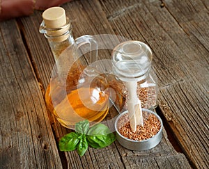 Dried linseed with macerated oil