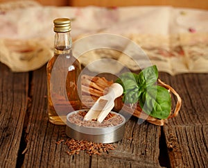 Dried linseed with macerated oil