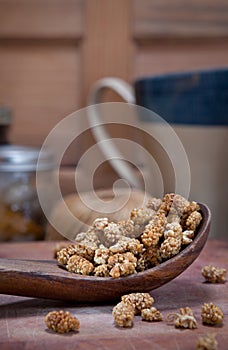 Dried mulberries