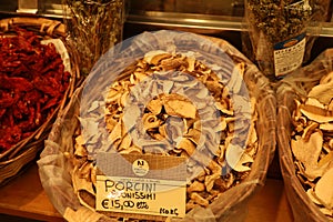 Dried Porcini for sale - Genova Mercado Orientale