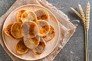 dried shredded pork on rice cracker