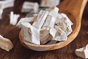 Dried and sliced marshmallow root