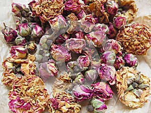 Dried tearoses scattered