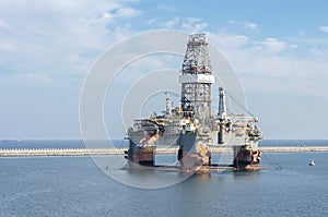 Drilling platform