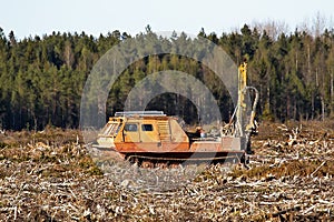 Drilling rig on crawler track