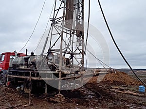 Drilling rig for oil and gas well drilling