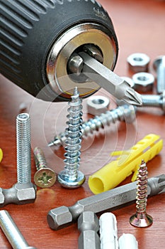 Drills, screws & Plugs