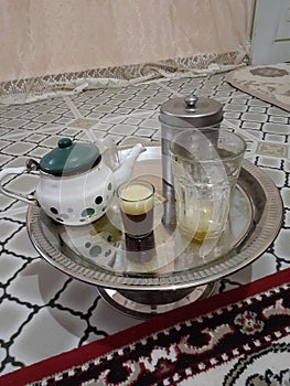 Drink the desert tea in one of the diets in the house and drink tea is the tradition of the people of the region