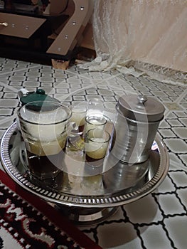 Drink the desert tea in one of the diets in the house and drink tea is the tradition of the people of the region