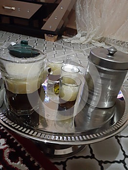 Drink the desert tea in one of the diets in the house and drink tea is the tradition of the people of the region