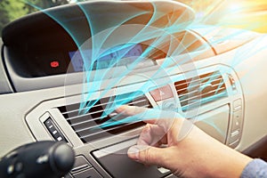 Driver hand tuning air ventilation grille