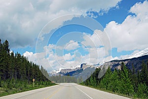 Driving in icefield parkway photo