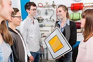 Driving instructor explains theory of driving