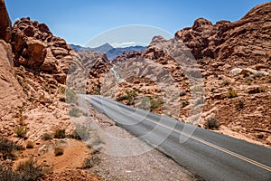 Driving and walking through the Valley of Fire State Park