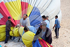 Drop process of balloon in Luxor