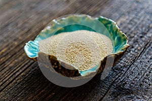 Dry active yeast granules