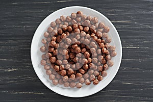 Dry chocolate flavored balls