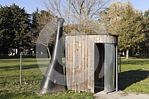 Dry ecologic toilets