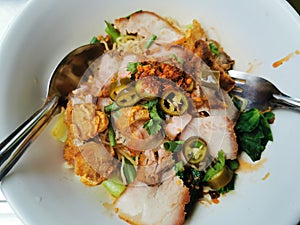 Dry egg noodle with pork