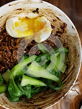 Dry noodle with Eggs & Vegie